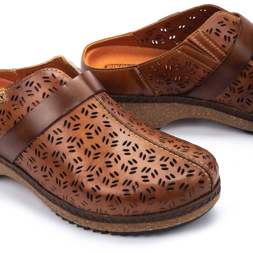 Brown Pikolinos GRANADA Women's Clogs | IZGU761T8