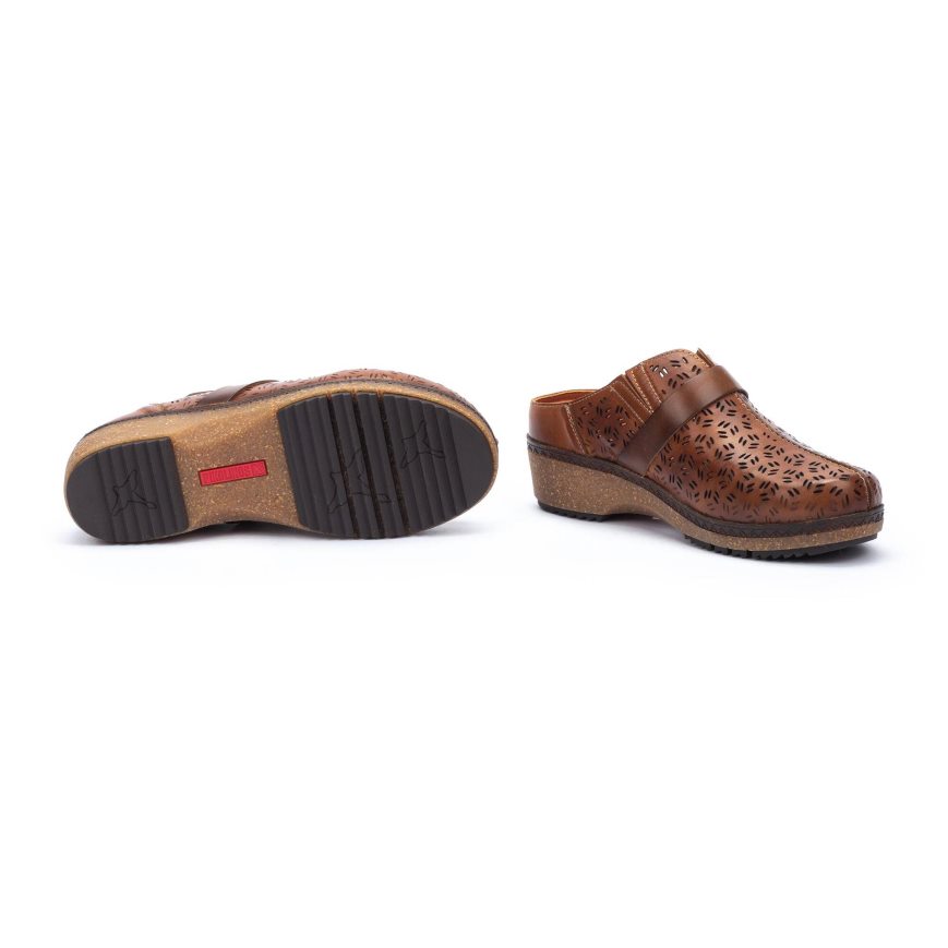 Brown Pikolinos GRANADA Women's Clogs | IZGU761T8