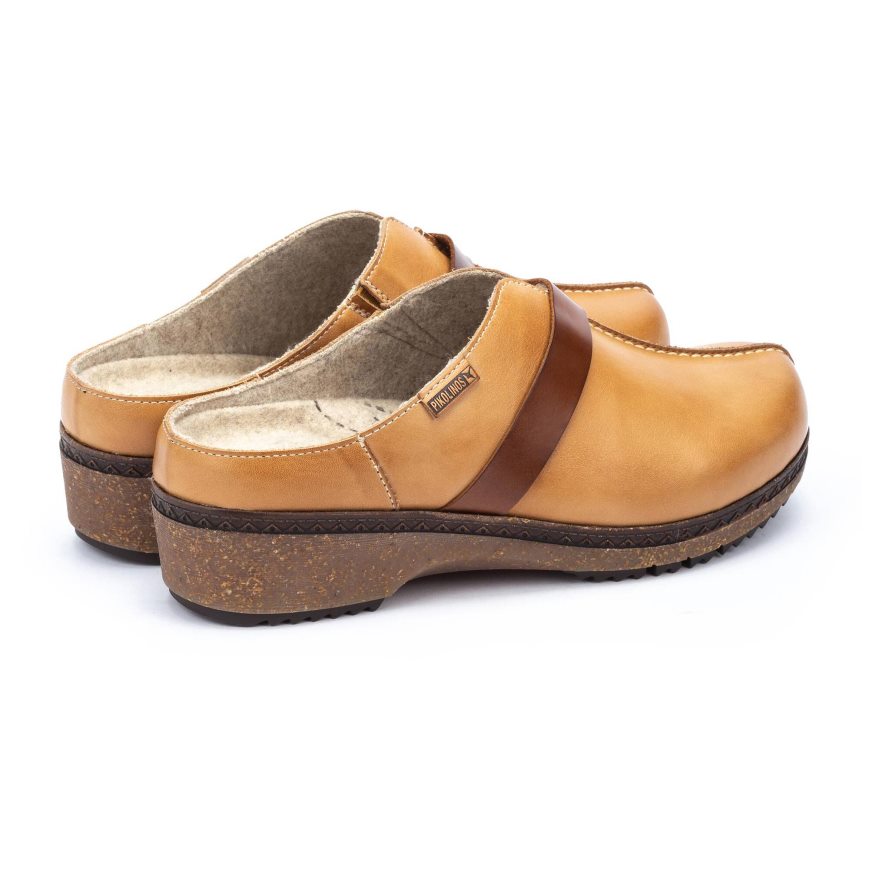 Brown Pikolinos GRANADA Women's Clogs | SIF180726