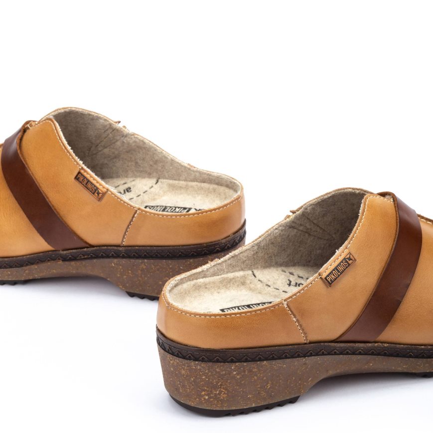 Brown Pikolinos GRANADA Women's Clogs | SIF180726